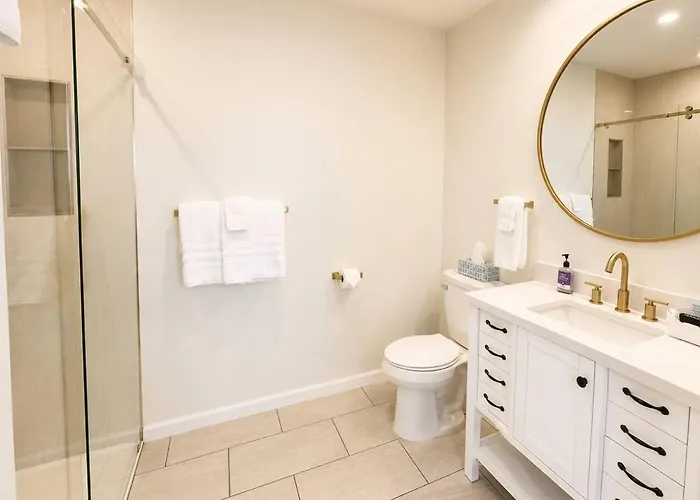 Luxury With Balcony 4*
